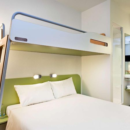 Ibis Budget Givet Zewnętrze zdjęcie