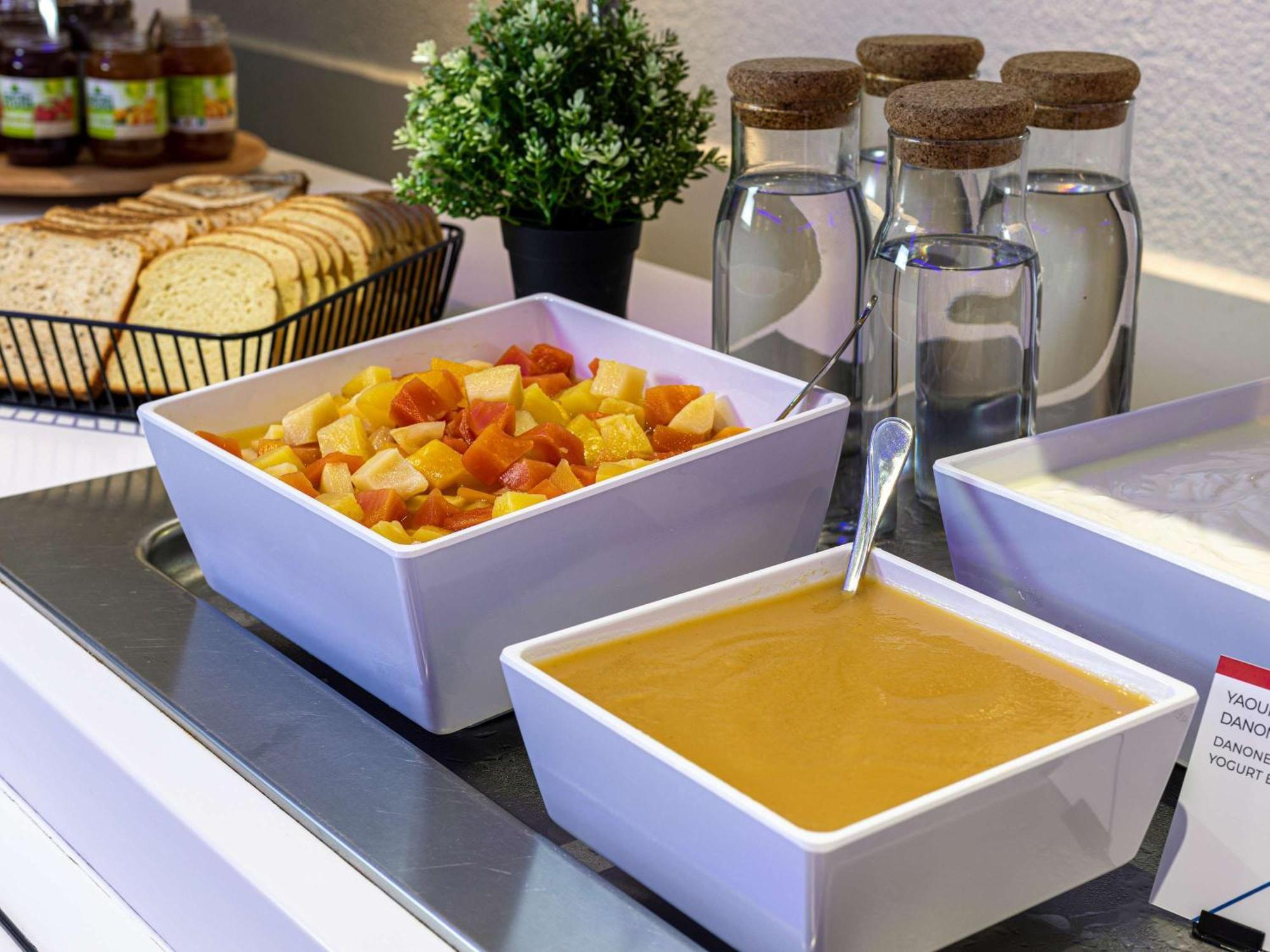 Ibis Budget Givet Zewnętrze zdjęcie