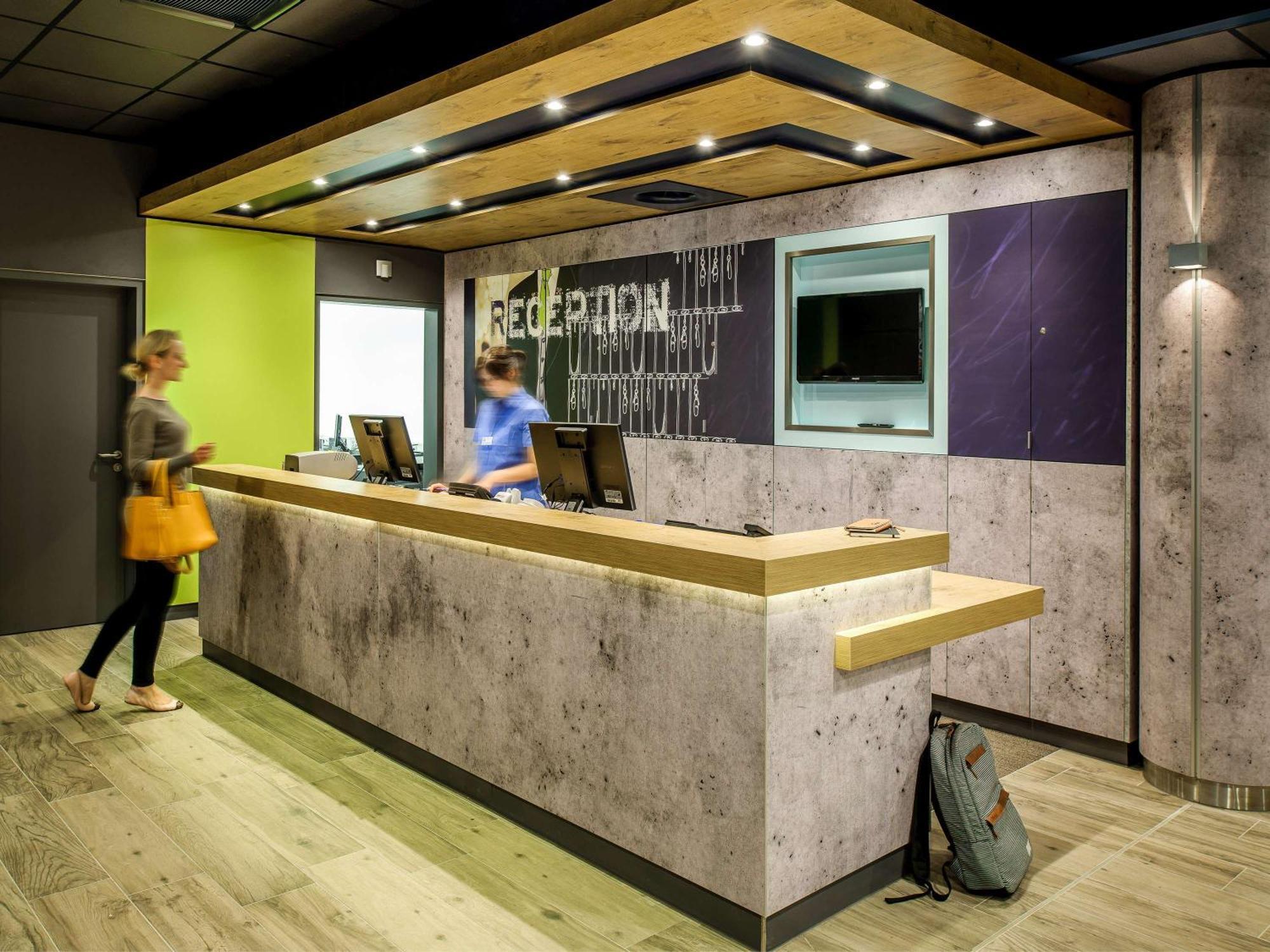 Ibis Budget Givet Zewnętrze zdjęcie