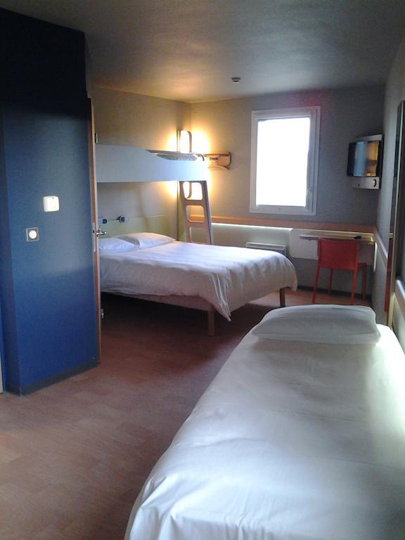 Ibis Budget Givet Zewnętrze zdjęcie