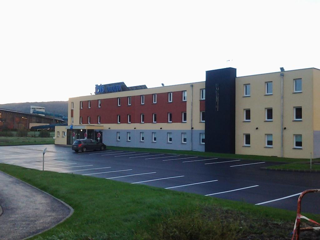 Ibis Budget Givet Zewnętrze zdjęcie