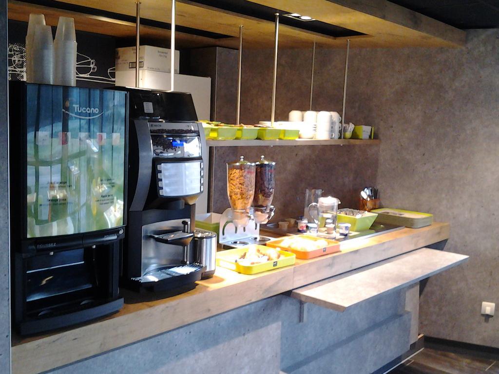 Ibis Budget Givet Zewnętrze zdjęcie