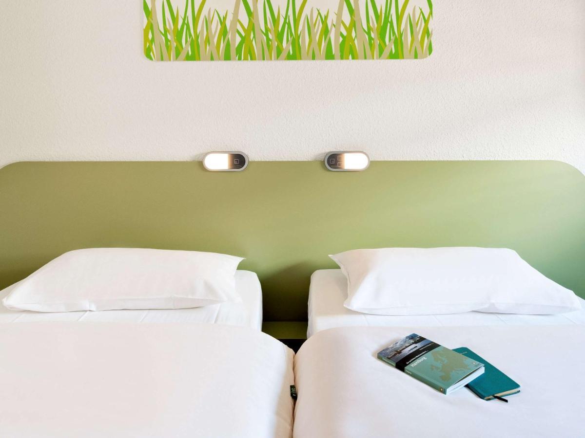 Ibis Budget Givet Zewnętrze zdjęcie